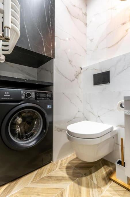 Urban Chic - Mennica - One Bedroom -citycenter&323 Apartament *